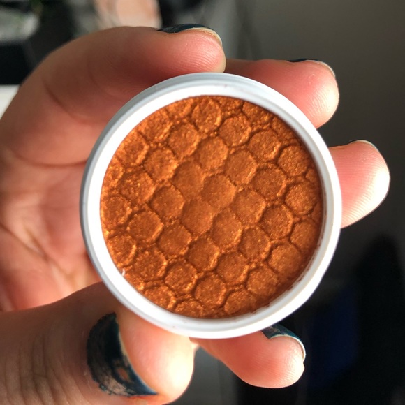 Colourpop super shock shadow in “Let Me Pass” - Picture 3 of 4
